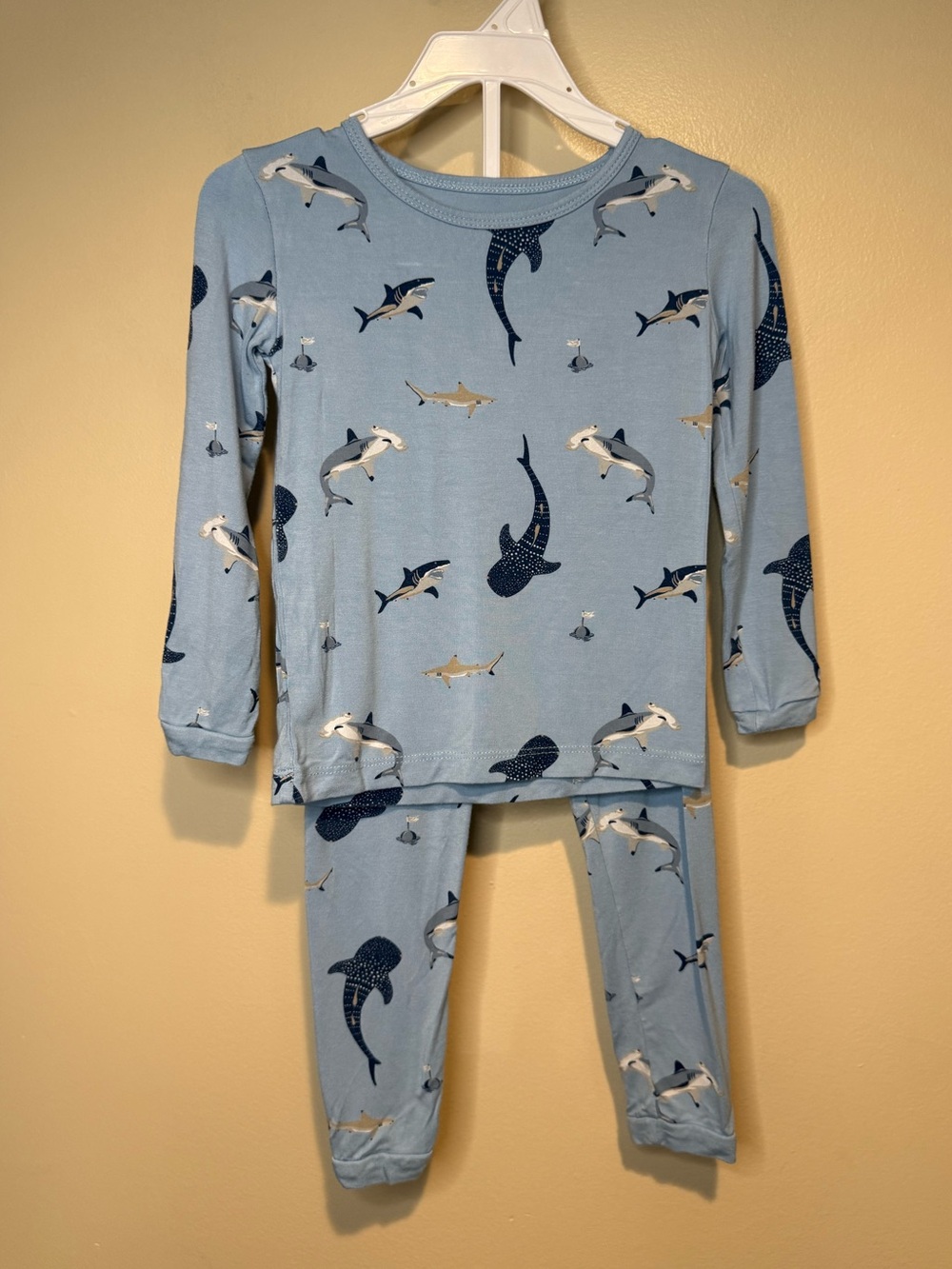 KYTE baby Set in Stream Shark long sleeve pajamas 2T